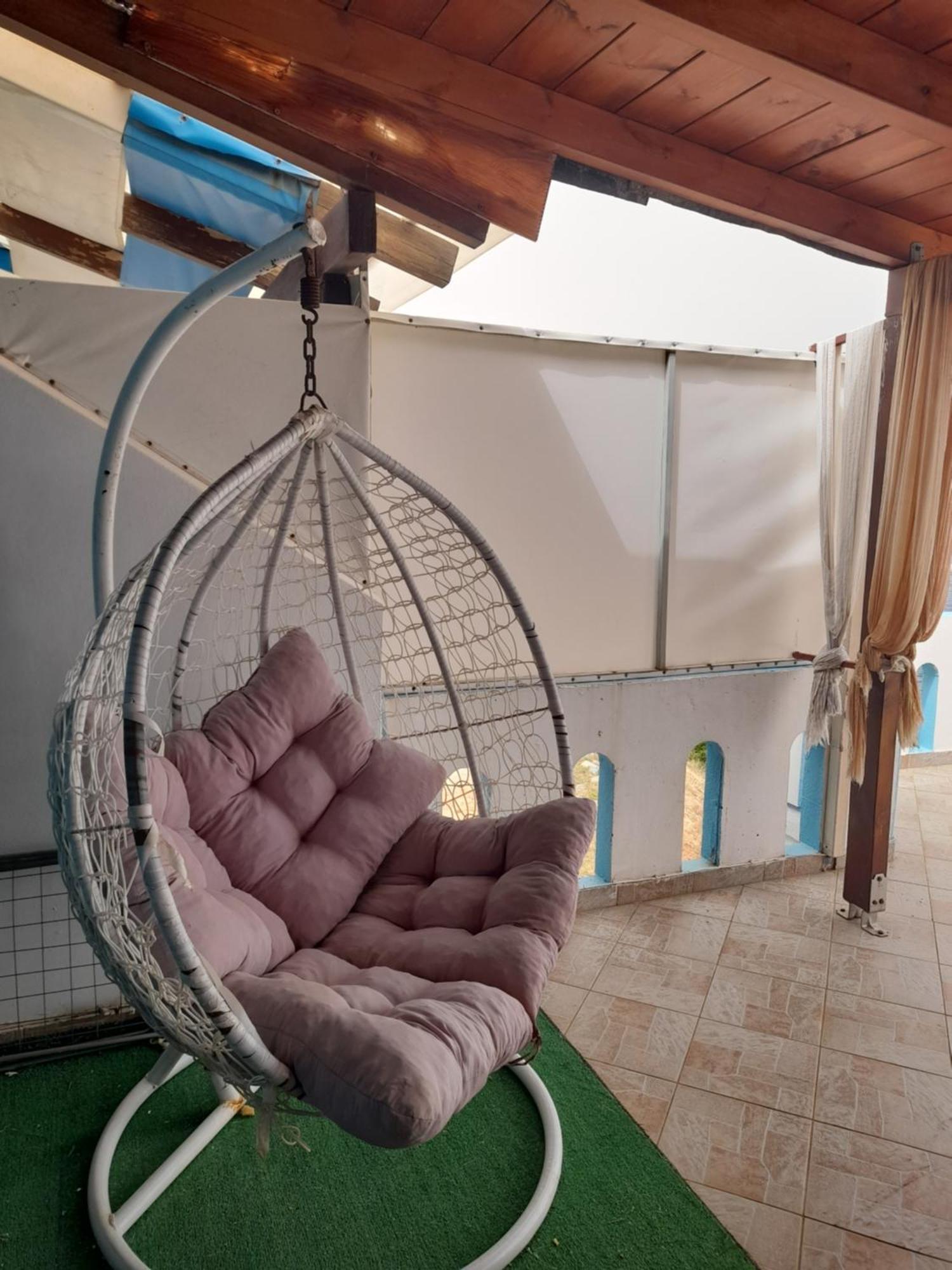 Delfini Aparthotel Akhladherí Exteriör bild